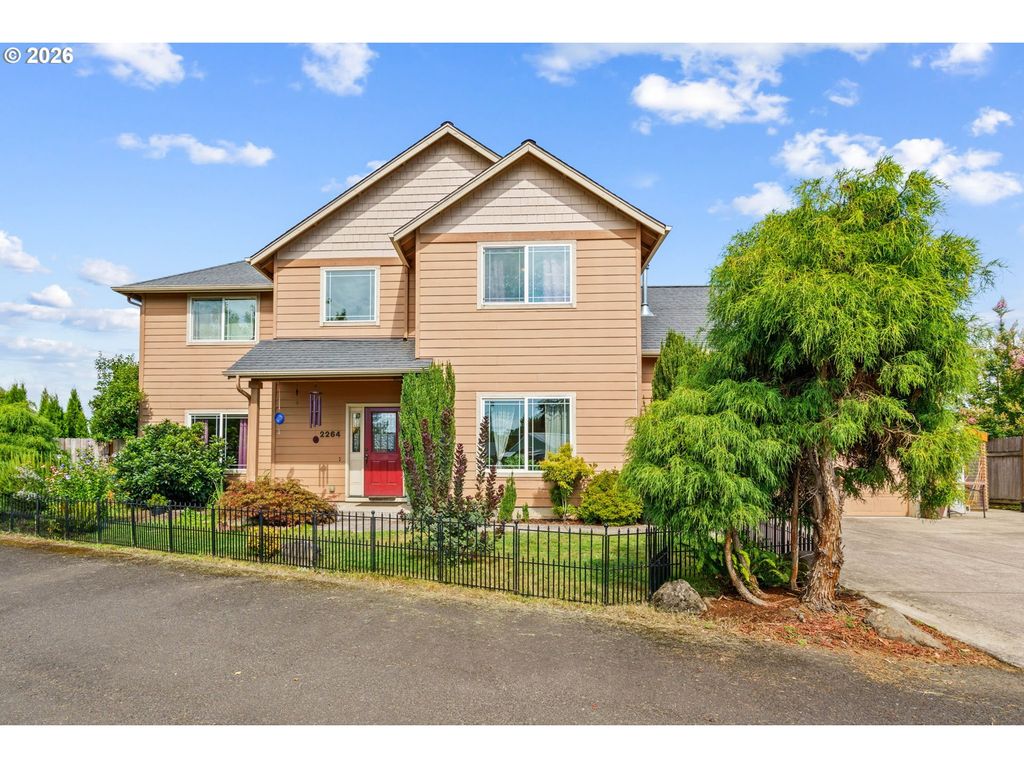 2264 BLUE HERON Ln, Eugene, OR 97402