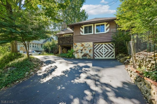 107 Glenside Trl, Byram Twp., NJ 07871