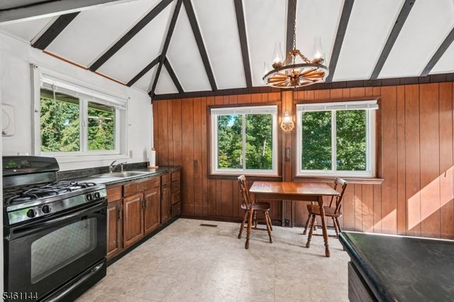 107 Glenside Trl, Byram Twp., NJ 07871