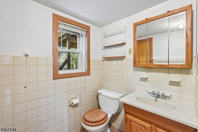107 Glenside Trl, Byram Twp., NJ 07871