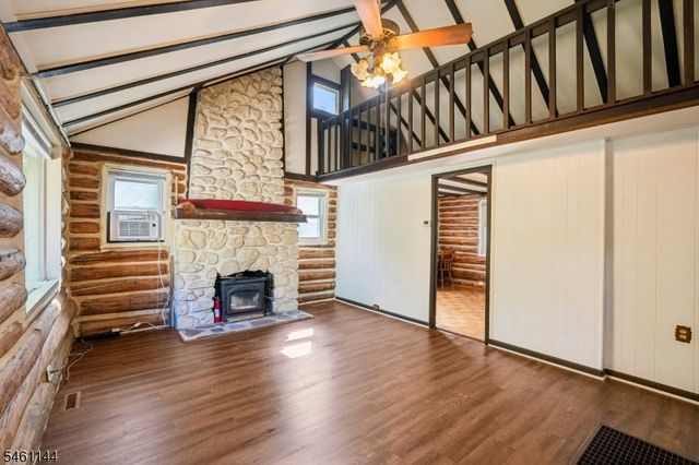 107 Glenside Trl, Byram Twp., NJ 07871