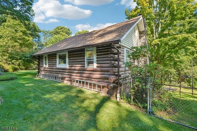 107 Glenside Trl, Byram Twp., NJ 07871