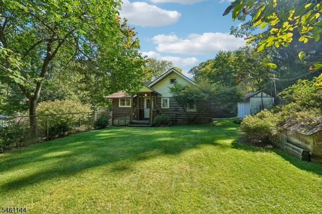 107 Glenside Trl, Byram Twp., NJ 07871
