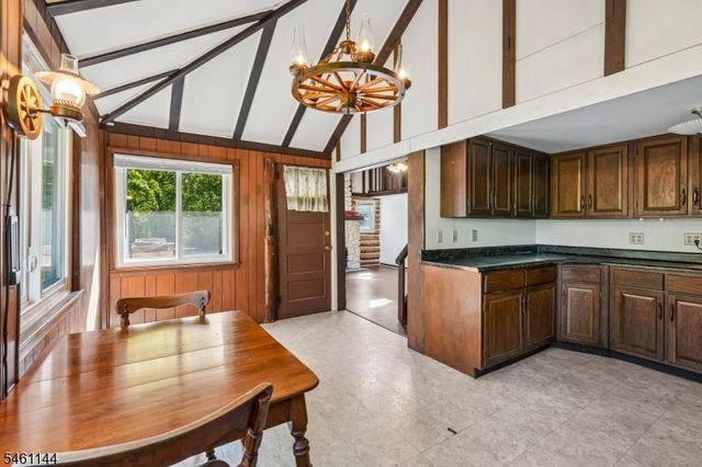 107 Glenside Trl, Byram Twp., NJ 07871