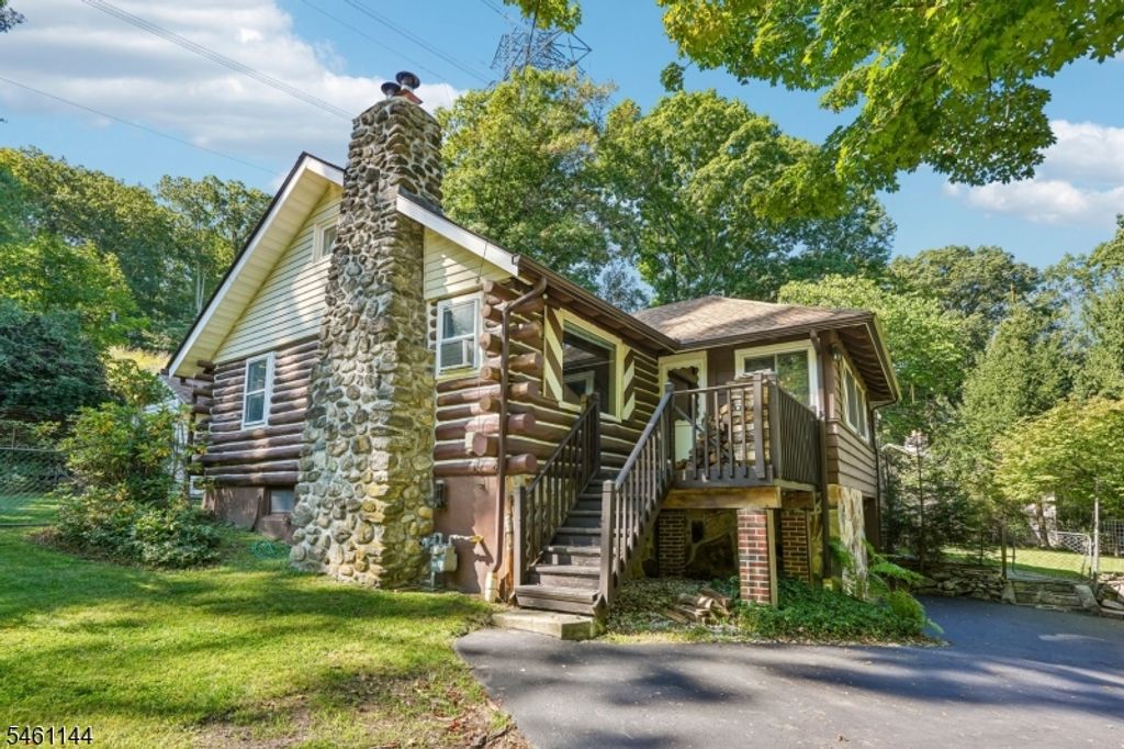 107 Glenside Trl, Byram Twp., NJ 07871