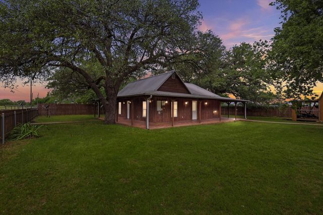 433 Hobson Bend Road, Weatherford, TX 76088