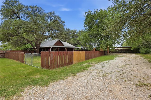433 Hobson Bend Road, Weatherford, TX 76088