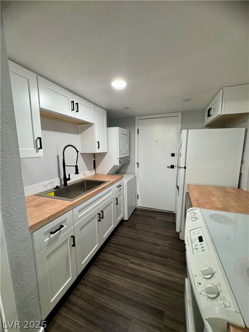 1441 Dorothy Avenue 3, Las Vegas, NV 89119