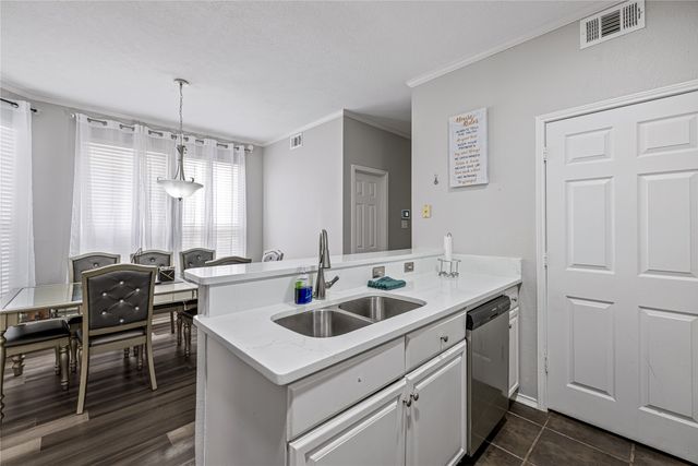 6011 Barrington Court, Dallas, TX 75252
