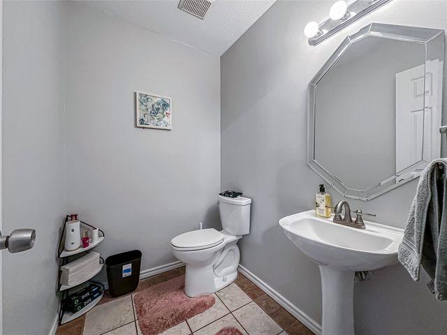 6011 Barrington Court, Dallas, TX 75252