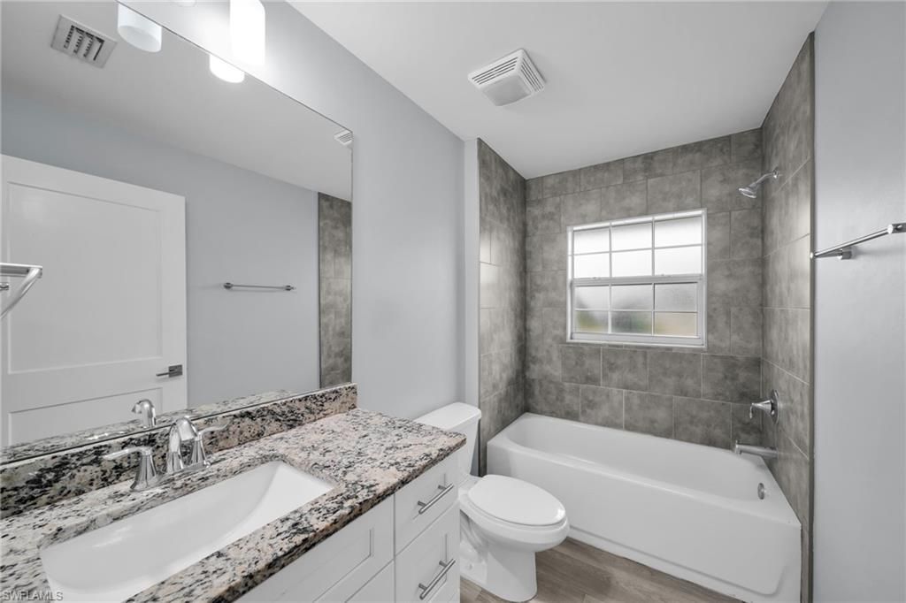 Image 12 of property listing at 613 SW 13th TER, Cape Coral, FL 33991