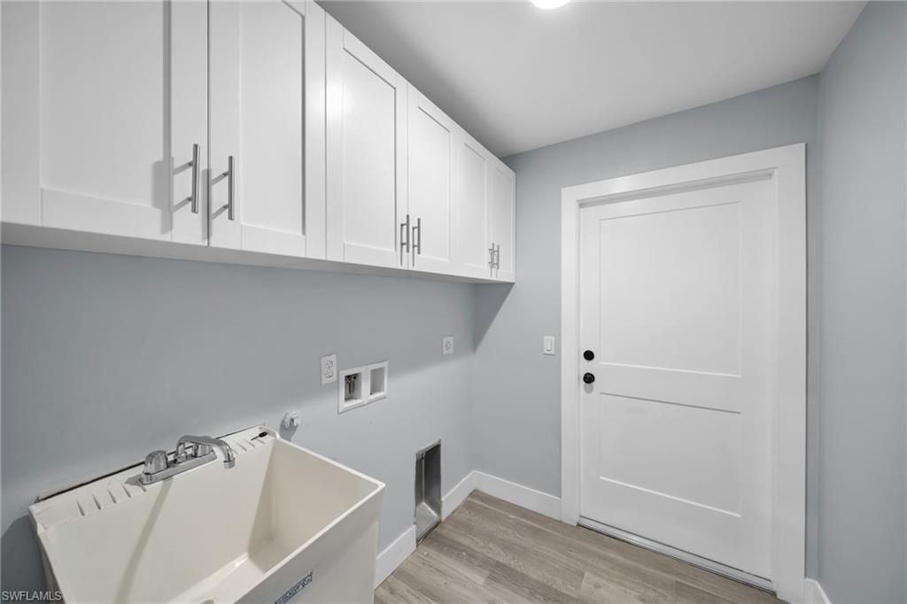 Image 15 of property listing at 613 SW 13th TER, Cape Coral, FL 33991