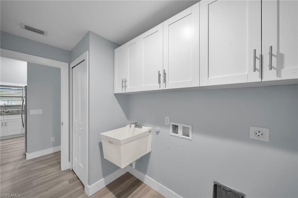 Image 17 of property listing at 613 SW 13th TER, Cape Coral, FL 33991