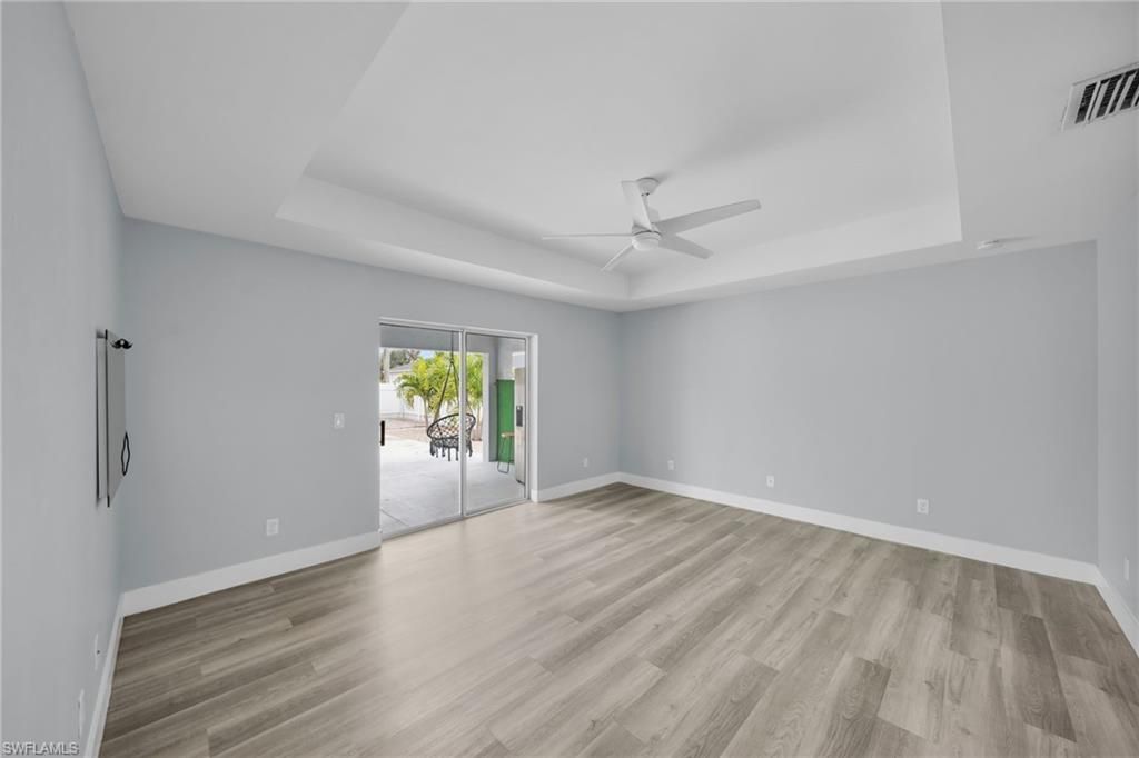 Image 18 of property listing at 613 SW 13th TER, Cape Coral, FL 33991