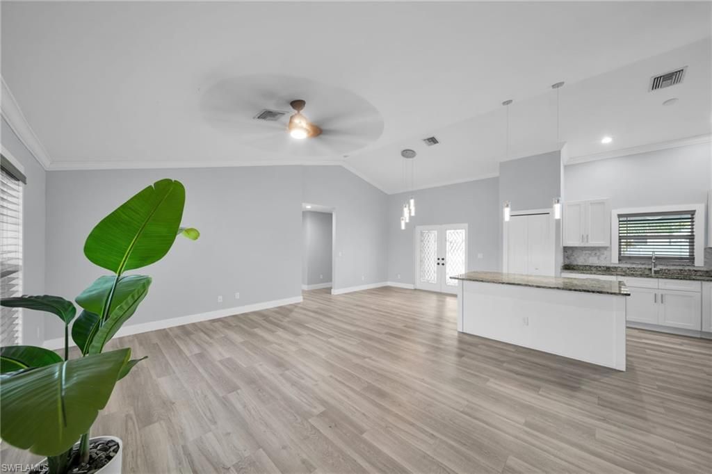 Image 19 of property listing at 613 SW 13th TER, Cape Coral, FL 33991