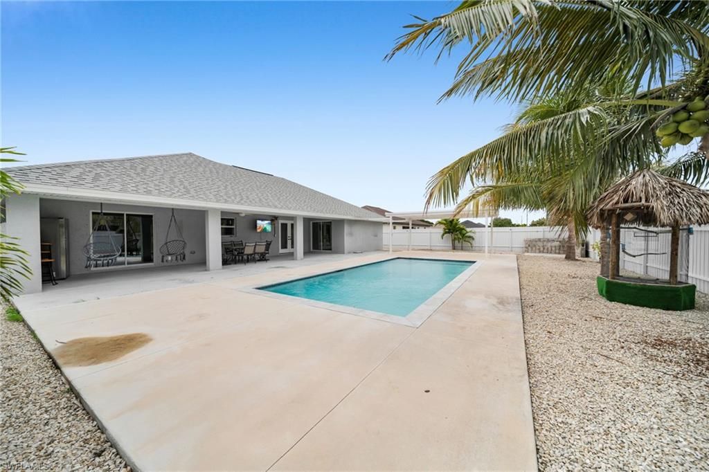 Image 31 of property listing at 613 SW 13th TER, Cape Coral, FL 33991
