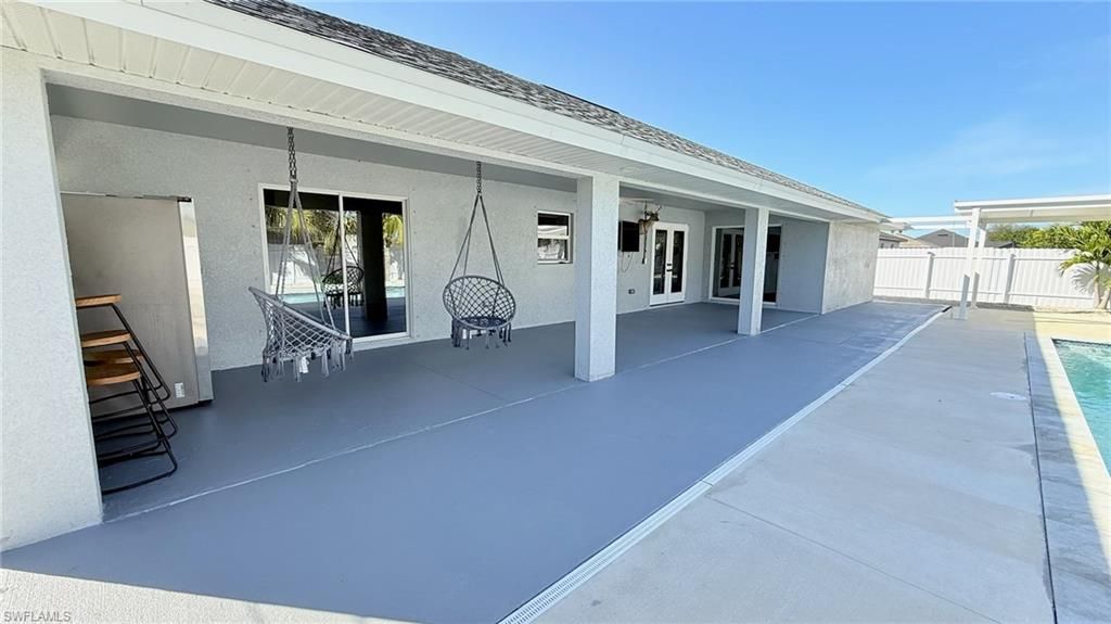 Image 33 of property listing at 613 SW 13th TER, Cape Coral, FL 33991