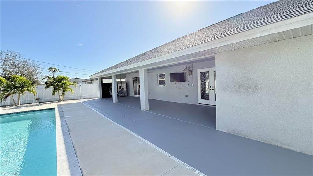 Image 35 of property listing at 613 SW 13th TER, Cape Coral, FL 33991