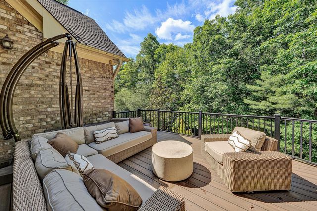 7395 Starlight LN, Boones Mill, VA 24065