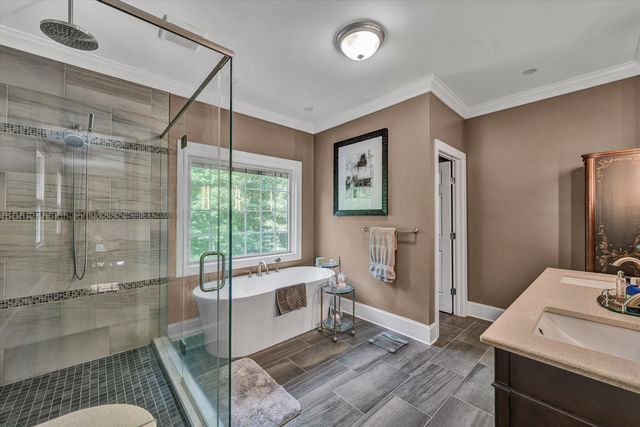 7395 Starlight LN, Boones Mill, VA 24065