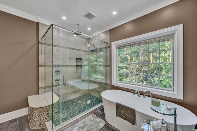 7395 Starlight LN, Boones Mill, VA 24065