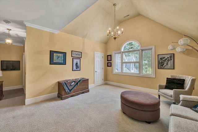 7395 Starlight LN, Boones Mill, VA 24065