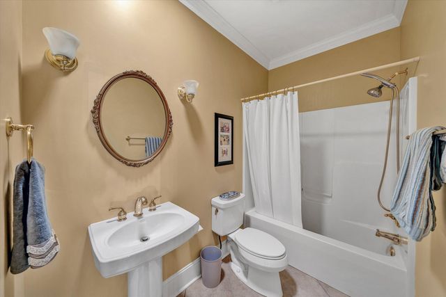 7395 Starlight LN, Boones Mill, VA 24065