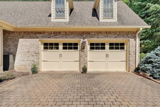 7395 Starlight LN, Boones Mill, VA 24065