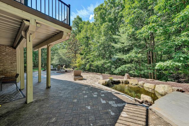 7395 Starlight LN, Boones Mill, VA 24065