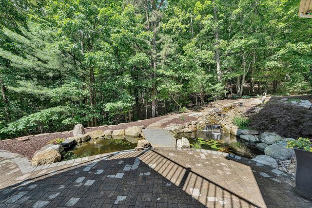 7395 Starlight LN, Boones Mill, VA 24065