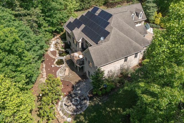 7395 Starlight LN, Boones Mill, VA 24065
