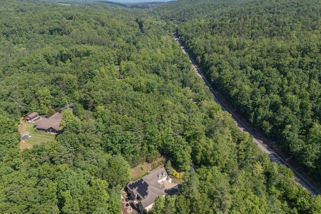 7395 Starlight LN, Boones Mill, VA 24065