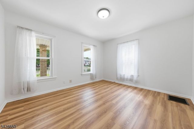 46 Warrenville Rd, Middlesex Boro, NJ 08846