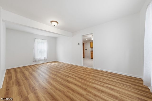 46 Warrenville Rd, Middlesex Boro, NJ 08846