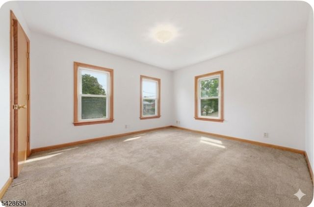 46 Warrenville Rd, Middlesex Boro, NJ 08846