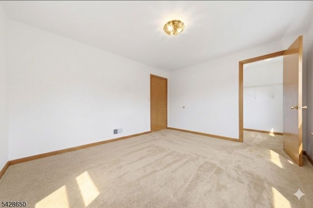 46 Warrenville Rd, Middlesex Boro, NJ 08846