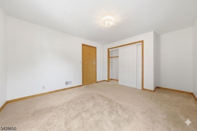 46 Warrenville Rd, Middlesex Boro, NJ 08846