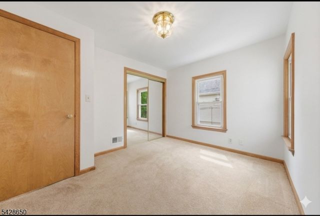 46 Warrenville Rd, Middlesex Boro, NJ 08846