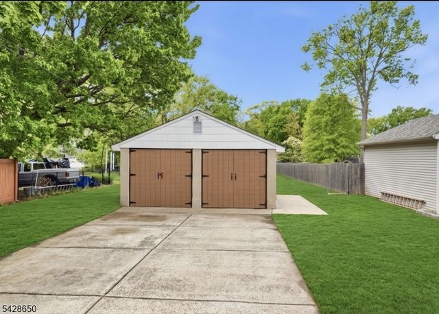 46 Warrenville Rd, Middlesex Boro, NJ 08846