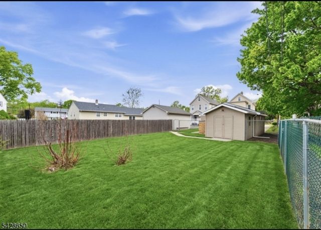 46 Warrenville Rd, Middlesex Boro, NJ 08846