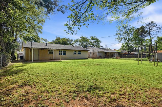 1812 Muse Street, Fort Worth, TX 76112