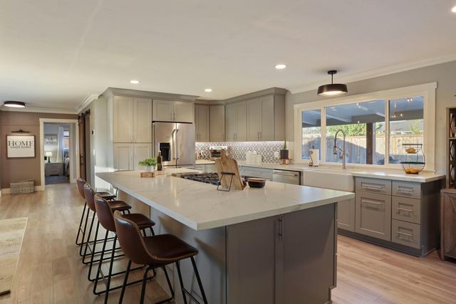 1132 Green Oaks Way, Lodi, CA 95240