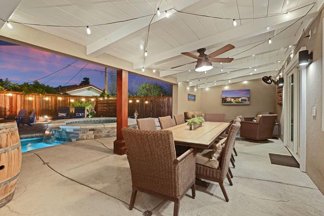 1132 Green Oaks Way, Lodi, CA 95240