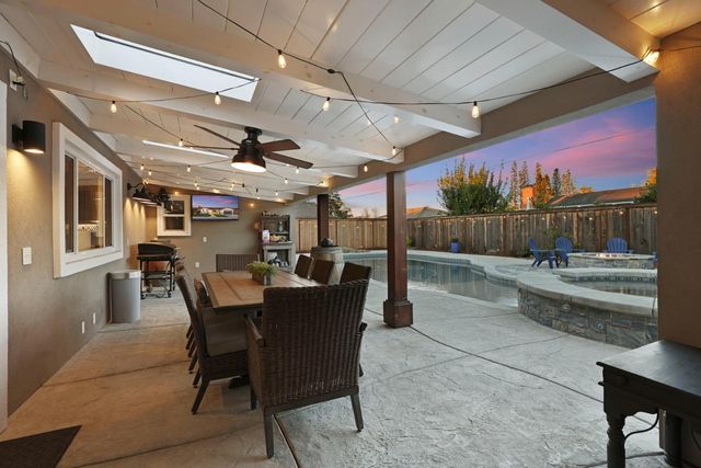 1132 Green Oaks Way, Lodi, CA 95240