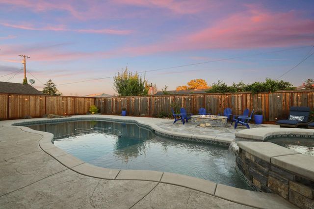 1132 Green Oaks Way, Lodi, CA 95240