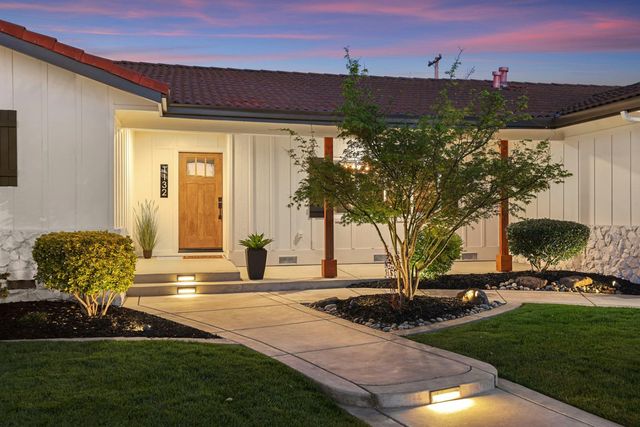 1132 Green Oaks Way, Lodi, CA 95240