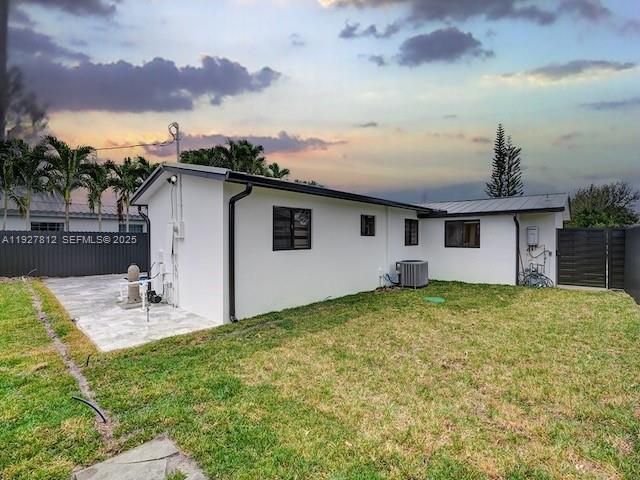 7881 Hope St, Hollywood, FL 33024