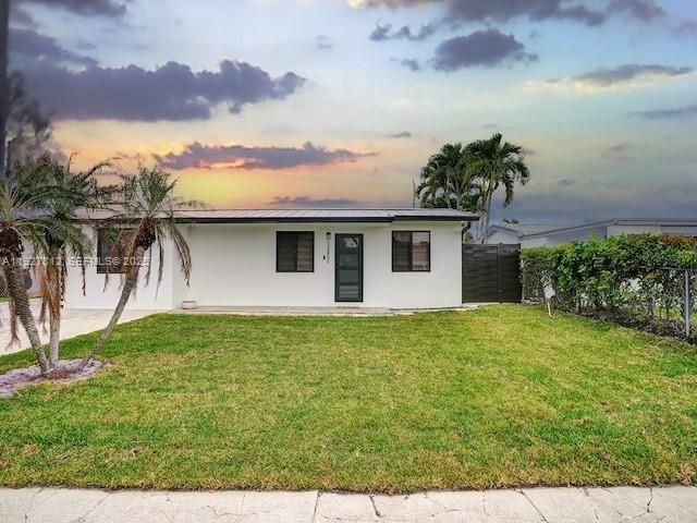 7881 Hope St, Hollywood, FL 33024