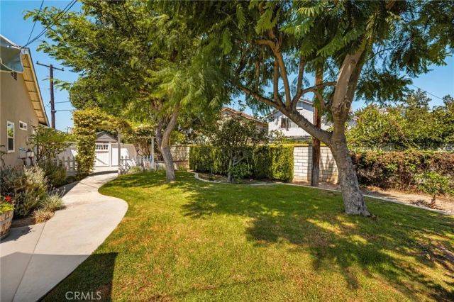 1136 E Rosewood Ave, Orange, CA 92866