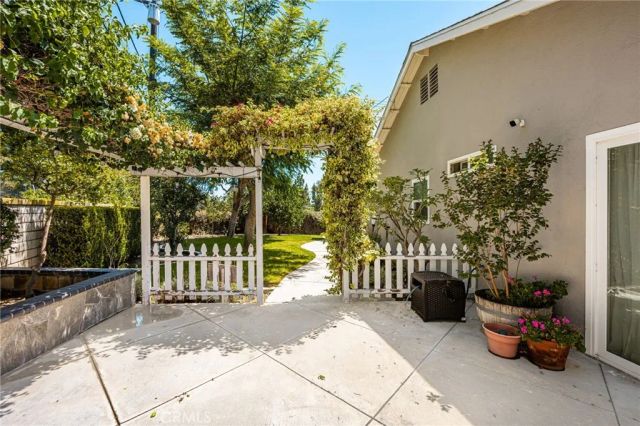 1136 E Rosewood Ave, Orange, CA 92866